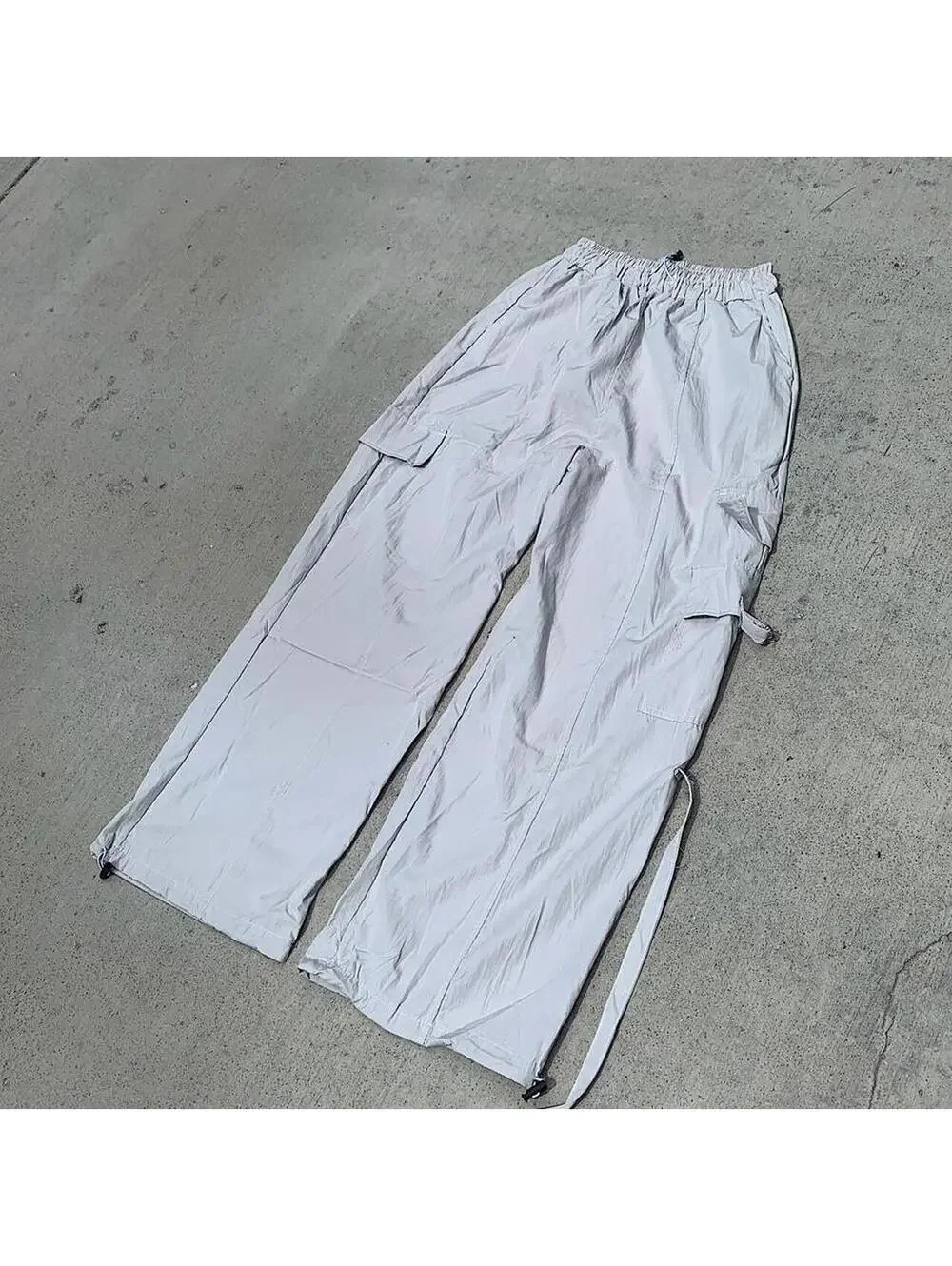 90s style baggy cargo hiking pants